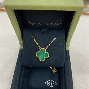 ✨Van Cleef & Arpels Green Necklace✅